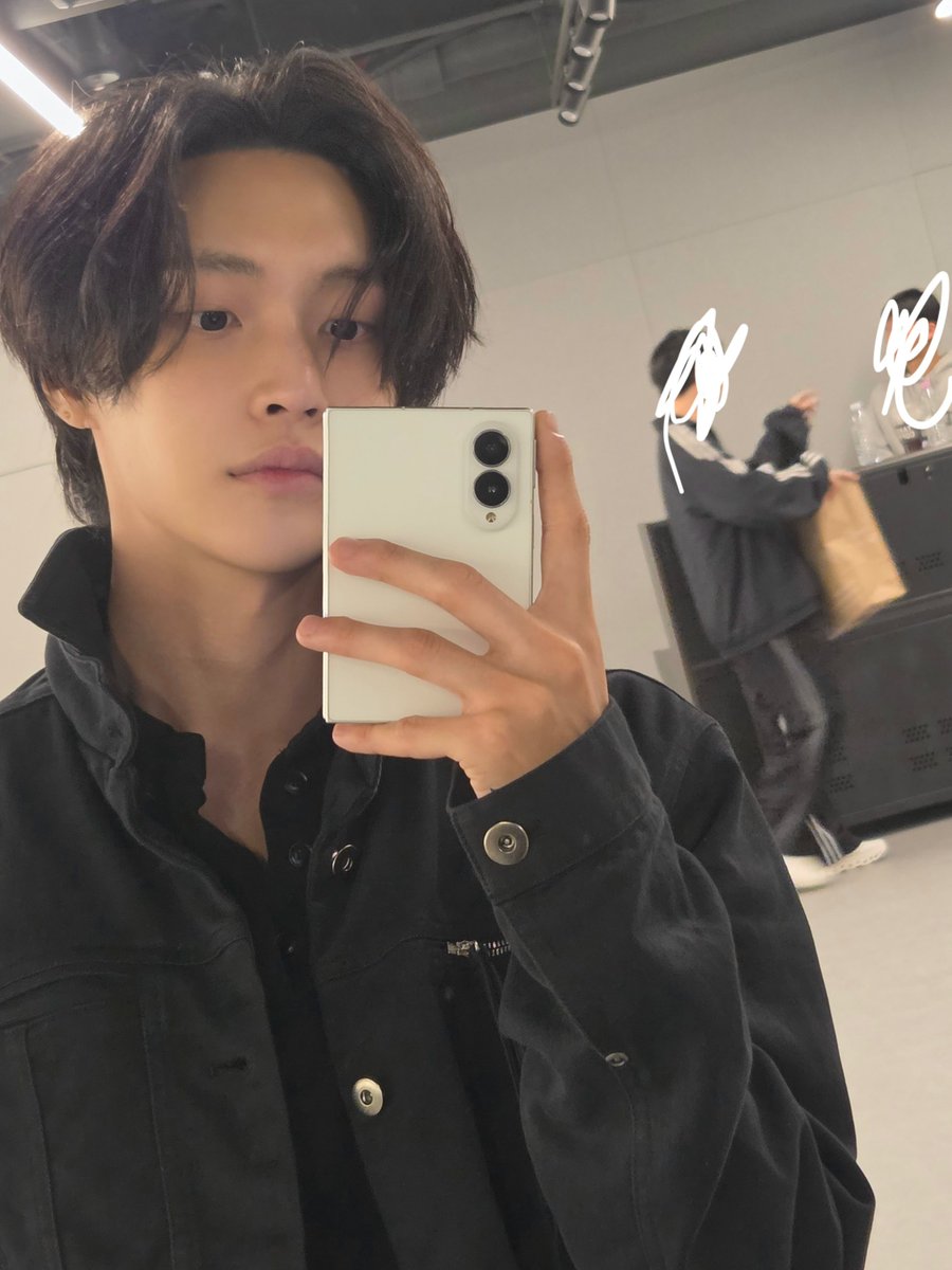 chrryever's tweet photo. 원빈 버블 ♡ https://t.co/eBqnQ9hgS9