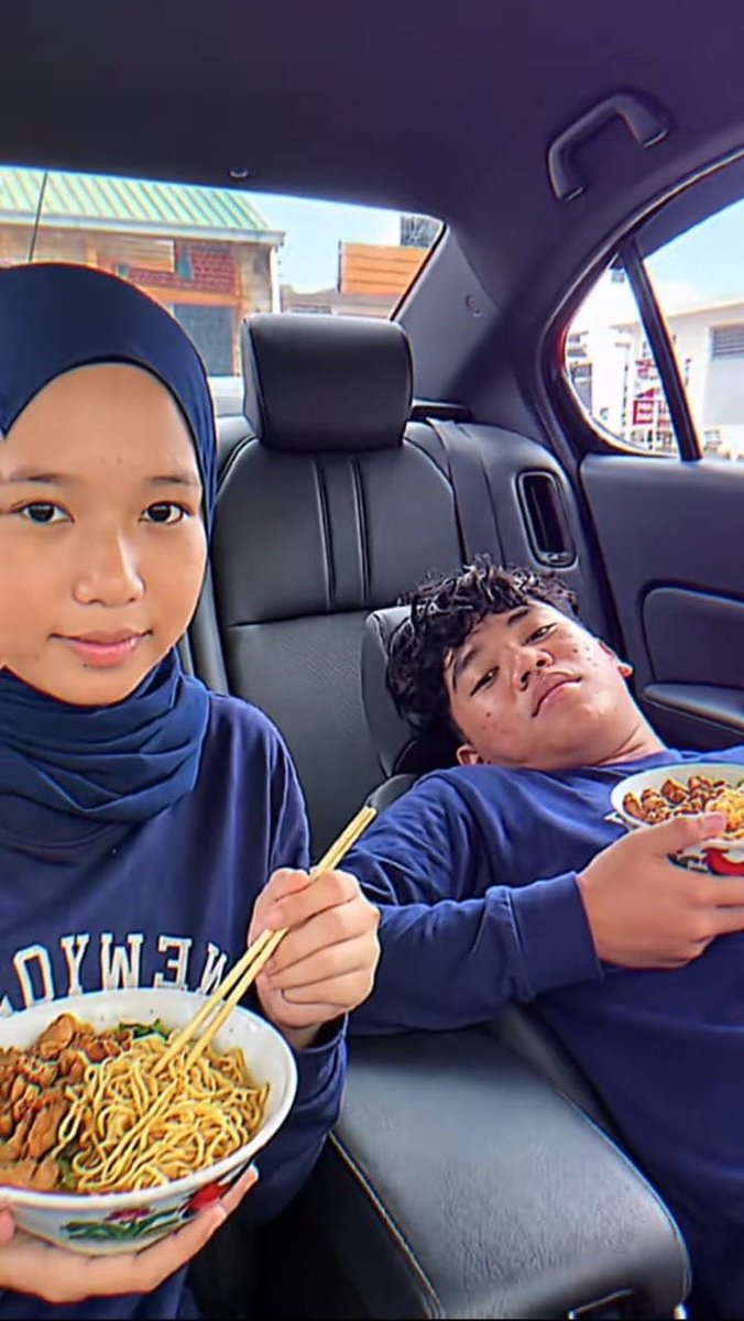 KwekuKubi's tweet photo. day in my life kakak vs adek main di mobil

https://t.co/KFZvjcpoS7

geprek jepang viral 
https://t.co/KFZvjcpoS7

#kakakvsadekmaindimobil #kakakadekviral #ayamgeprekjepang https://t.co/rivhMJ8kD0