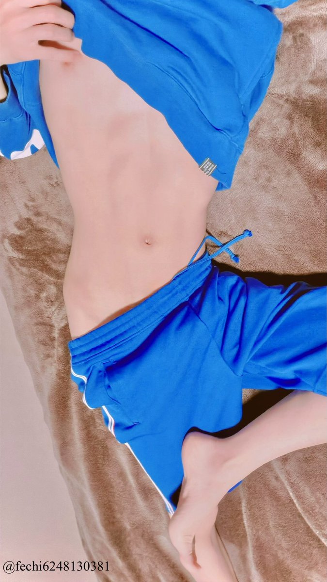 fechi6248130381's tweet photo. 青✖︎青のなかに、一筋のピンクが！😉
いろんなところ指でいじいじされたいぃ🩵 https://t.co/hfZ6Oxd0vp