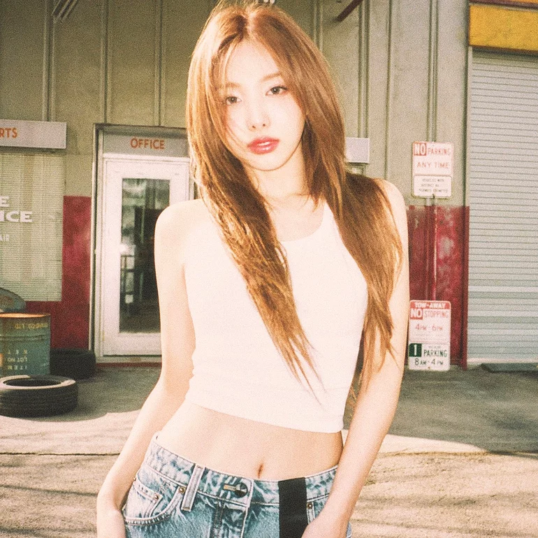 kchartsmaster's tweet photo. NAYEON will release her comeback single "NA-sty" on November 20. https://t.co/c5xhSTmRTk