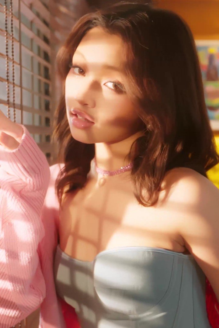 Menu__official's tweet photo. Gehlee "Closer" MV is out now!!💗🔥🔥

MV link: https://t.co/fCFgAwEKbA

#GEHLEE #CloserwithGEHLEE https://t.co/vl4Qi2Zz0t