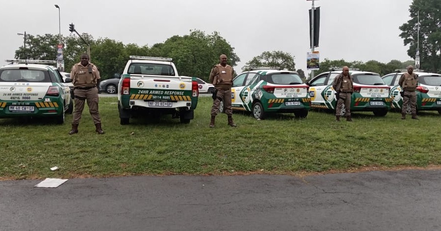 Fidelity_Secure's tweet photo. A strong presence. A clear message. We’re on the lookout! 💚

Our Fidelity ADT team is on the ground at Richmond Crest, Durban, maintaining a visible security presence and keeping watch. Through proactive patrols and vigilance, we aim to deter criminal activity and help keep our communities safe.

We stand watch. We stand ready. We Are Fidelity!

Keeping you safe, securing your assets.

#Durban #RichmondCrest #VisiblePatrols #CrimePrevention #FidelityHeroes