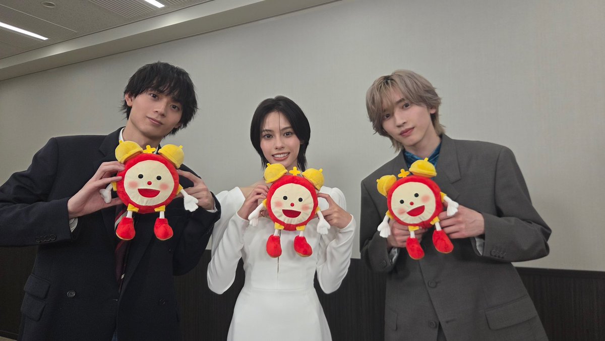 cx_mezamashi's tweet photo. あす24日(土)めざましどようびエンタメPick Up☝️
映画｢うるわしの宵の月｣の公開初日舞台挨拶🎬に登場した道枝駿佑さん、安斉星来さん、水沢林太郎さんにインタビュー🎤

最近キュンキュン💕したことを聞いたよ✨
水沢さんの回答に道枝さんも安斉さんも思わずキュン🥰

☆内容変更の際はご了承下さい https://t.co/mXNgFFJxyy