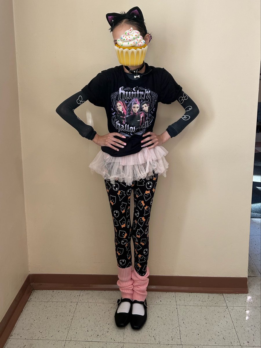lttlpwincessx's tweet photo. #shedtwt #edrtwt #ricecaketwt the shirt makes my arms feel kinda tiny https://t.co/QbvGxpQVG5