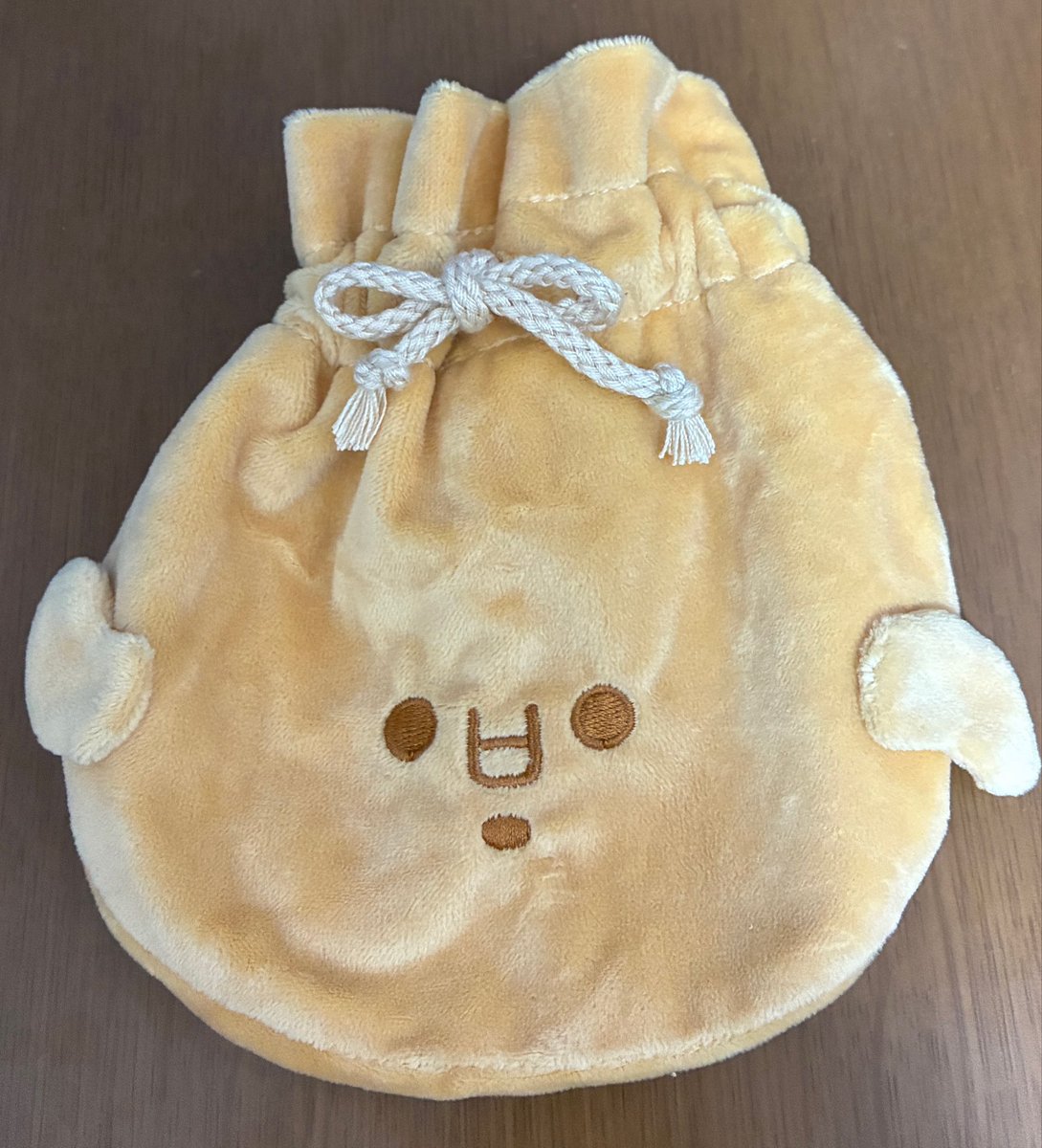 kusunoeyui's tweet photo. めっちゃかわいいガチャあったから回したら、一番欲しかったやつ出た✨ https://t.co/HivEGqx4wz
