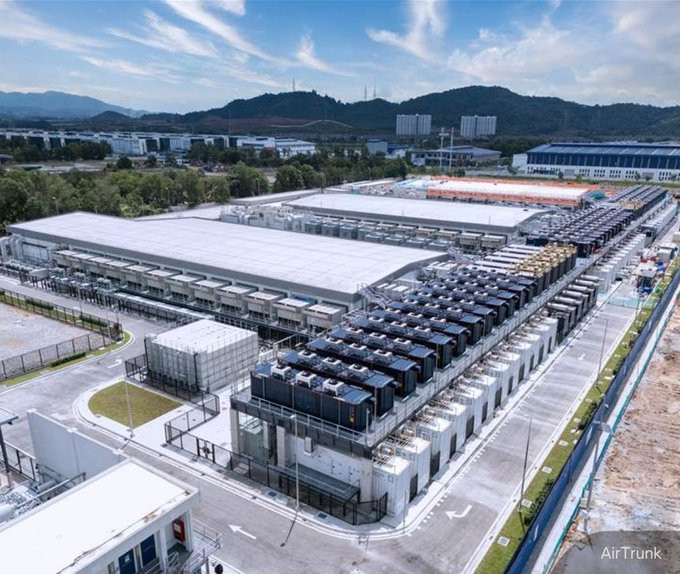NewsBFM's tweet photo. Johor’s data centre industry could consume more than 90% of the additional electricity generated in Peninsular Malaysia over the next five years, according to research firm BMI.

The state’s data centres are projected to require 30 TWh of electricity annually by 2031, accounting for 18% of Peninsular Malaysia’s total electricity supply, up from 6% in 2026.

🧵1