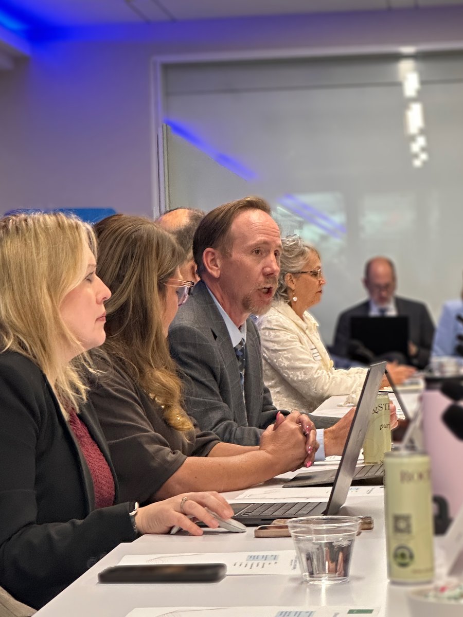 USTelecom's tweet photo. A full day in Washington with the broadband leaders building and defending America’s communications networks. We got right to it at our Leadership Committee meeting brainstorming on opportunities ahead for American connectivity. https://t.co/3MrqxkMW0G