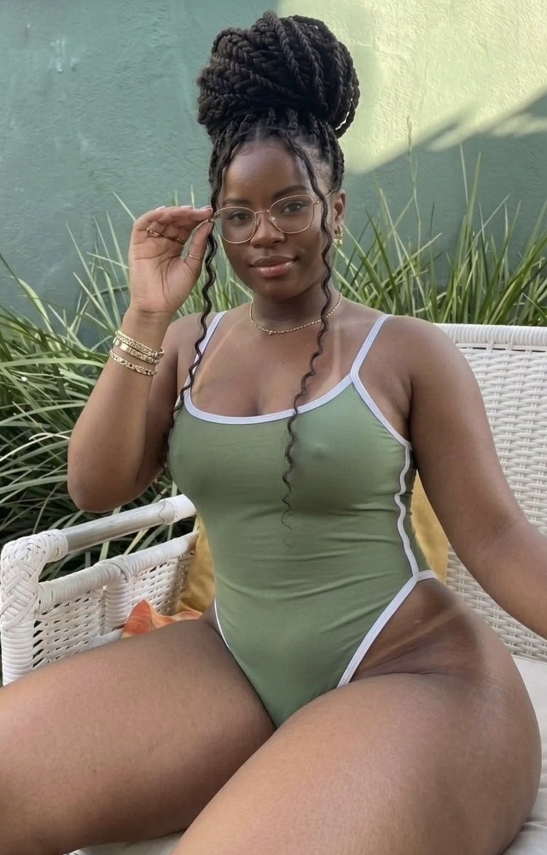dabuttlover69's tweet photo. Thickum of the Day #thickumoftheday #thickum #thickology #shefine https://t.co/wkwH3Dfarl