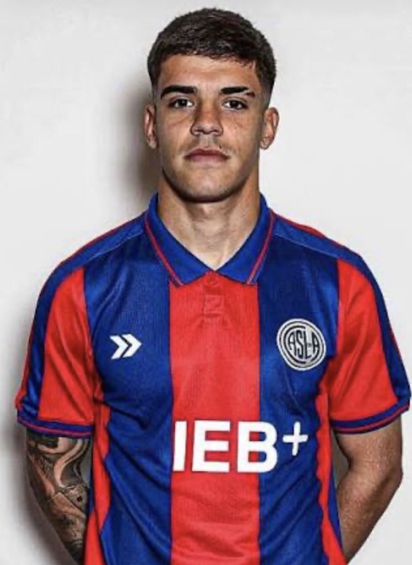 Lucamosna's tweet photo. se le va a complicar la final a palmeiras si no fichan a este CHAD https://t.co/CDPQHToVQY