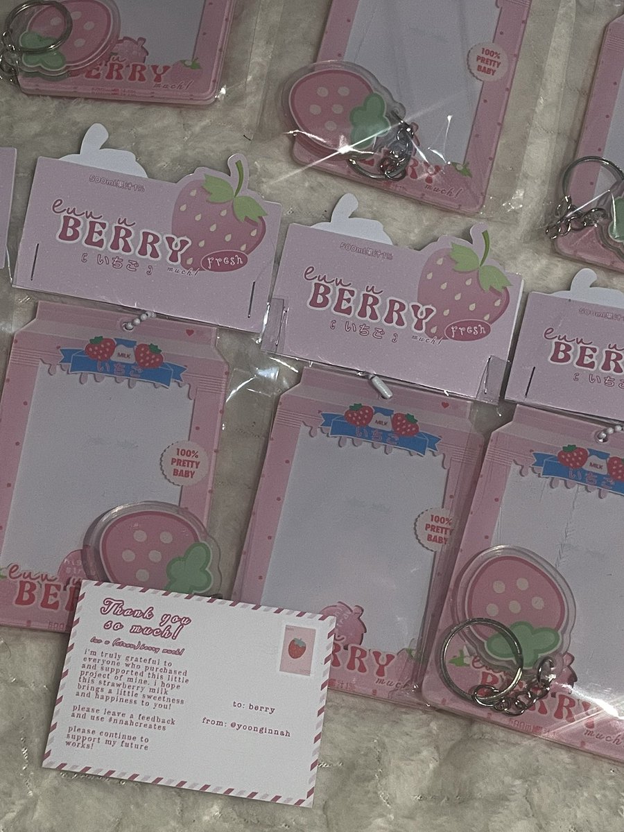 yoonginnah's tweet photo. #nnahupdates
packing orders! 💗 https://t.co/4vvxlTr1Ps