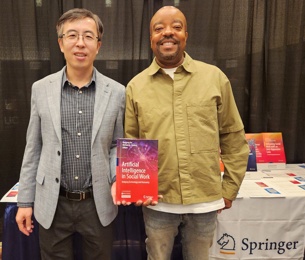 SpringerSW's tweet photo. Dr Ruopeng An &amp; Dean Michael A. Lindsey of @NYUSilver with their #OAbook Artificial Intelligence in Social Work: Bridging Technology &amp; Humanity at #CSWE26.
Check out the book in person at the Springer exhibit (Booth #703) or download the eBook for FREE now
https://t.co/nWFazJ215c https://t.co/vjGLyinB8y