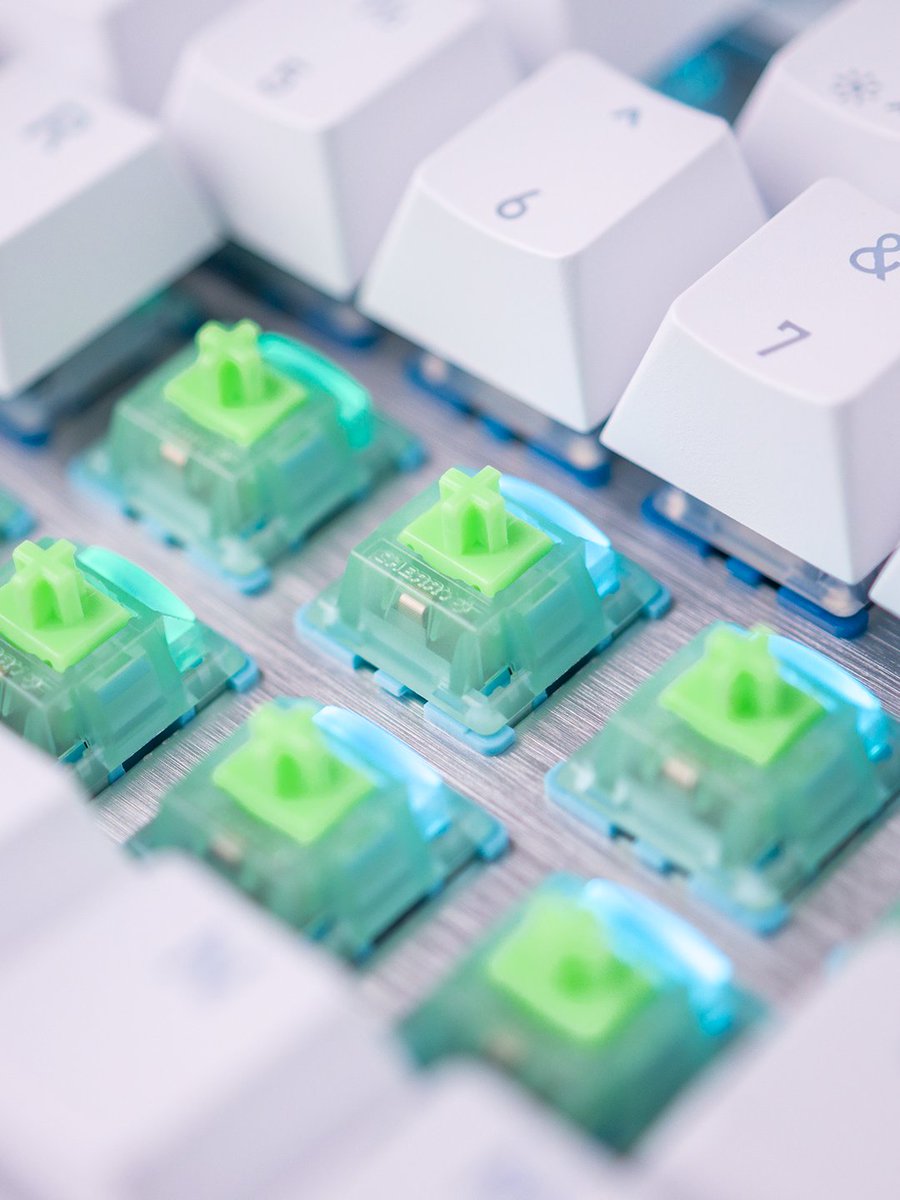 org_cherry's tweet photo. The CHERRY MX EMERALD REEF is a silent tactile switch built for clear feedback with less noise.
A defined tactile bump, targeted dampening and improved stability deliver a crisp, controlled feel.

All the feel. None of the noise.

OUT NOW: https://t.co/bfPU94K5f6 https://t.co/7FAkJRUA7k