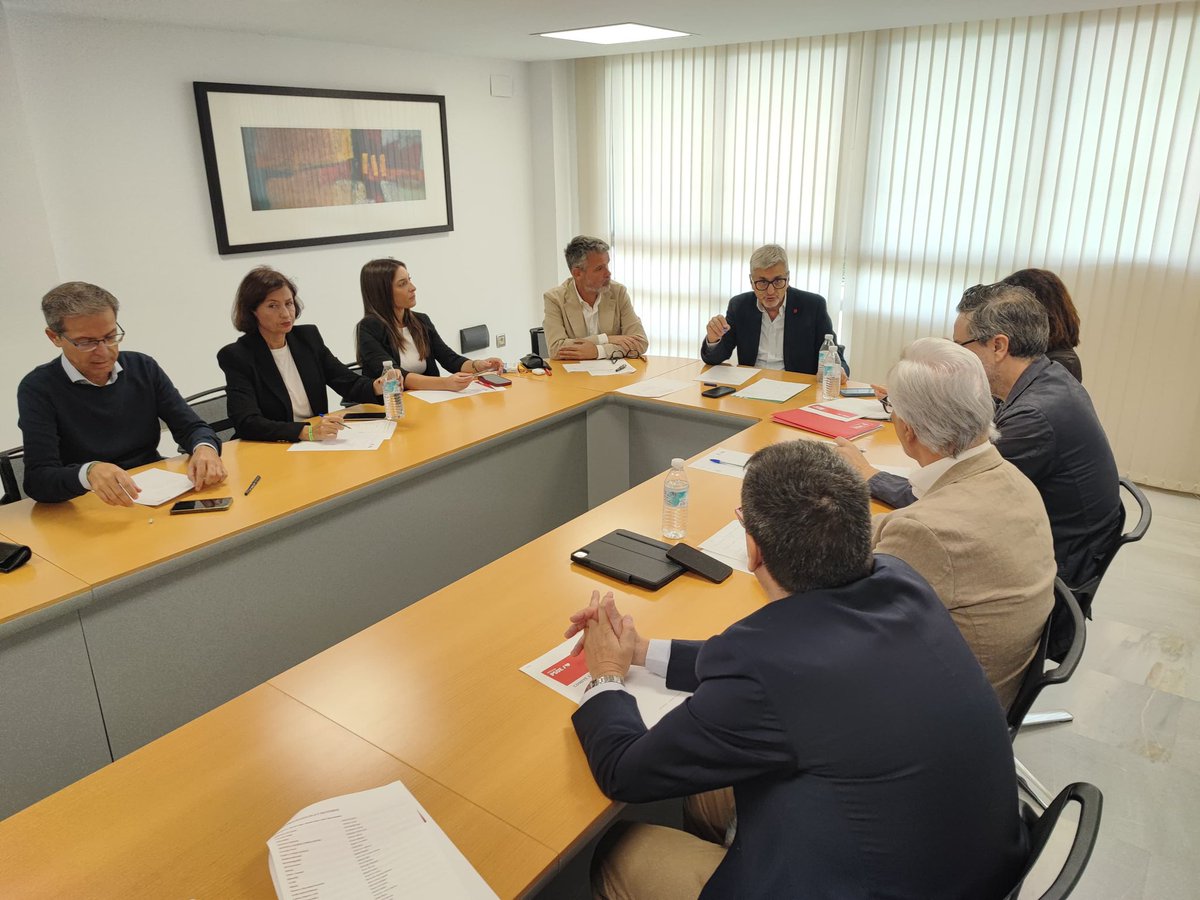 pepebernal's tweet photo. Hoy hemos tenido reunión del Comité Electoral del @PSOEmalaga 
#Málaga es fundamental para la victoria del PSOE y tras ello conformar un gobierno progresista
¡Lo vamos a hacer!
#29N 
#LaFuerzaDeLaGente https://t.co/3VXrl0HwXd