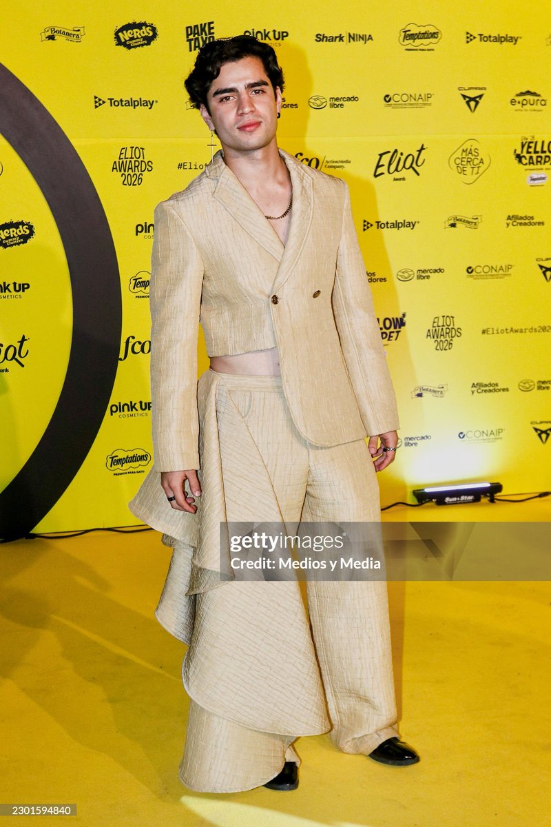 Princesses_EB's tweet photo. Mis dos personas favoritas en el mundo del medio ✨
@ErickBrianColon ayer se presentó en los Billboard como solista y @ArnMercurio gano LIDER DIGITAL DEL AÑO 🫶
#EICKBRIAN #AARONMERCURY https://t.co/QUr61dVWln