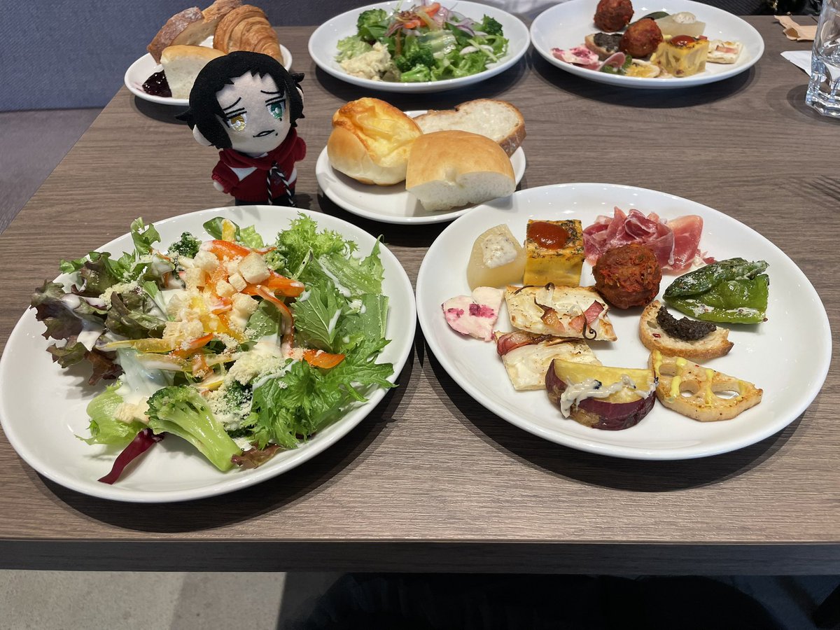 6bsn8q's tweet photo. 📍🥗🍝

前からずっと気になってたyugen kyoto shijoさんのランチビュッフェ行ってきた🫶✨料理全部美味しかったけど、特にメインの秋刀魚のペペロンチーノが絶品でした…😭🫶✨
食べすぎて腹パンwwwwww https://t.co/NWMkk4UusI