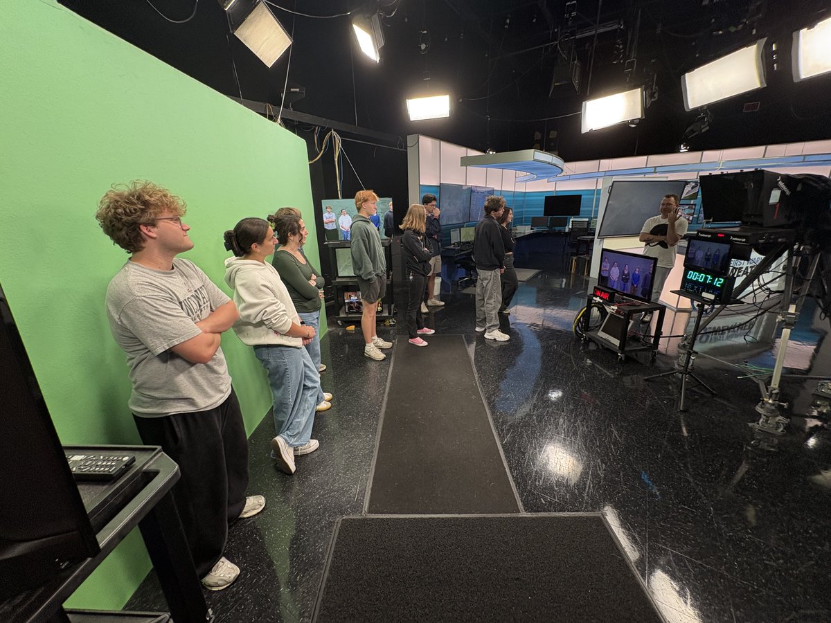mediaproatuc's tweet photo. Many thanks for a terrific WCPO-TV tour from Senior Community Partnerships Manager, Tiana Henry. This was a great chance for the students to get a first-hand look at the concepts discussed during class!
#ccm #mediaproduction https://t.co/4sOKZQGoym