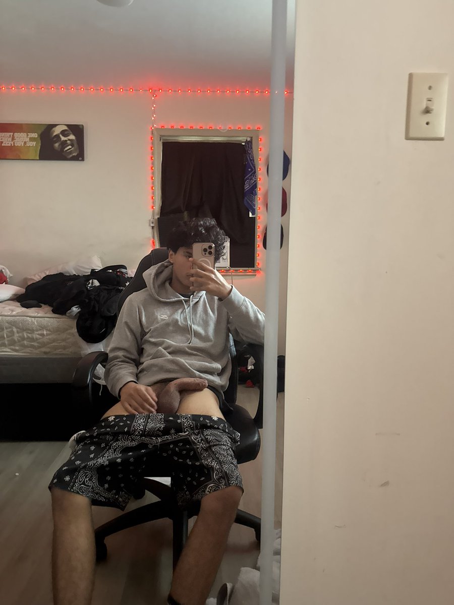 yng_flakoo's tweet photo. 😮‍💨
#fypシ゚ 
#viral 
#latino
#Edgar
#freak
#sex https://t.co/kZrb2UL2r0
