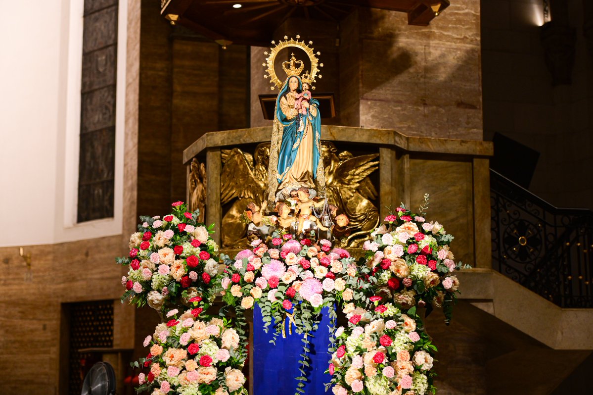 CathedralManila tweet picture