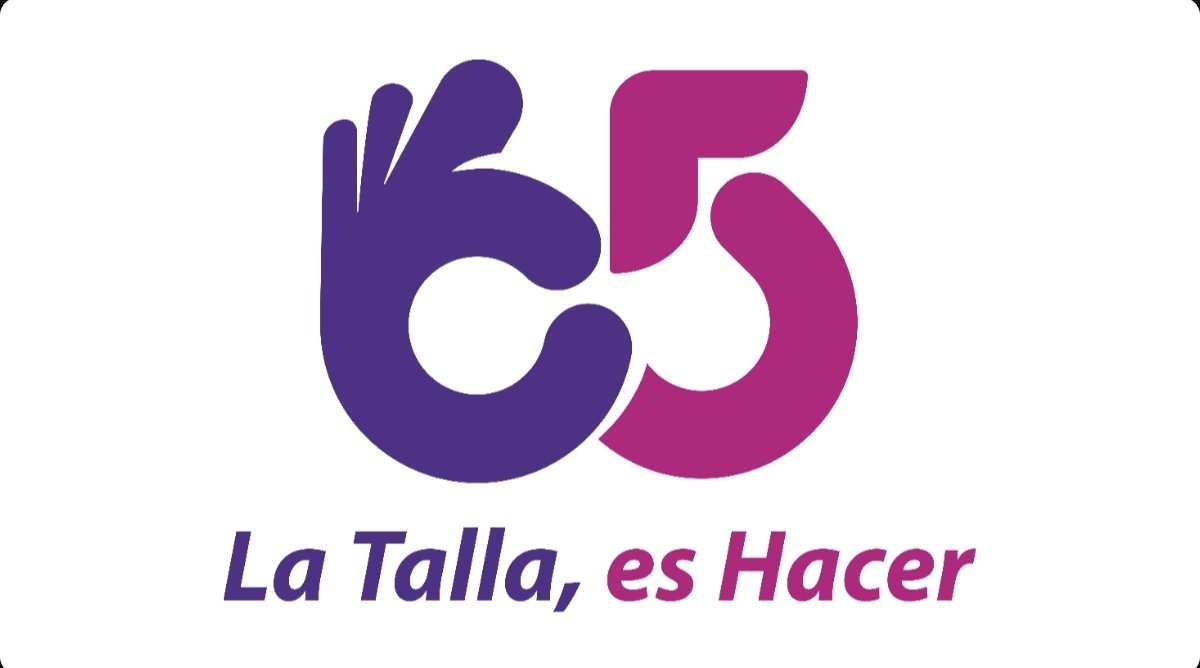 jefeaduanacuba's tweet photo. En #AduanadeCuba #LaTallaEsHacer 
Nos compromete a todos, juntos podemos y estaremos siempre acompañándolos y aprendiendo de ustedes los invencibles jóvenes 
La patria los necesita y la #RevoluciónCubana
será más fuerte porque tiene el relevo garantizado #JuventudAduanera #Cuba https://t.co/p97B9ahZ3e