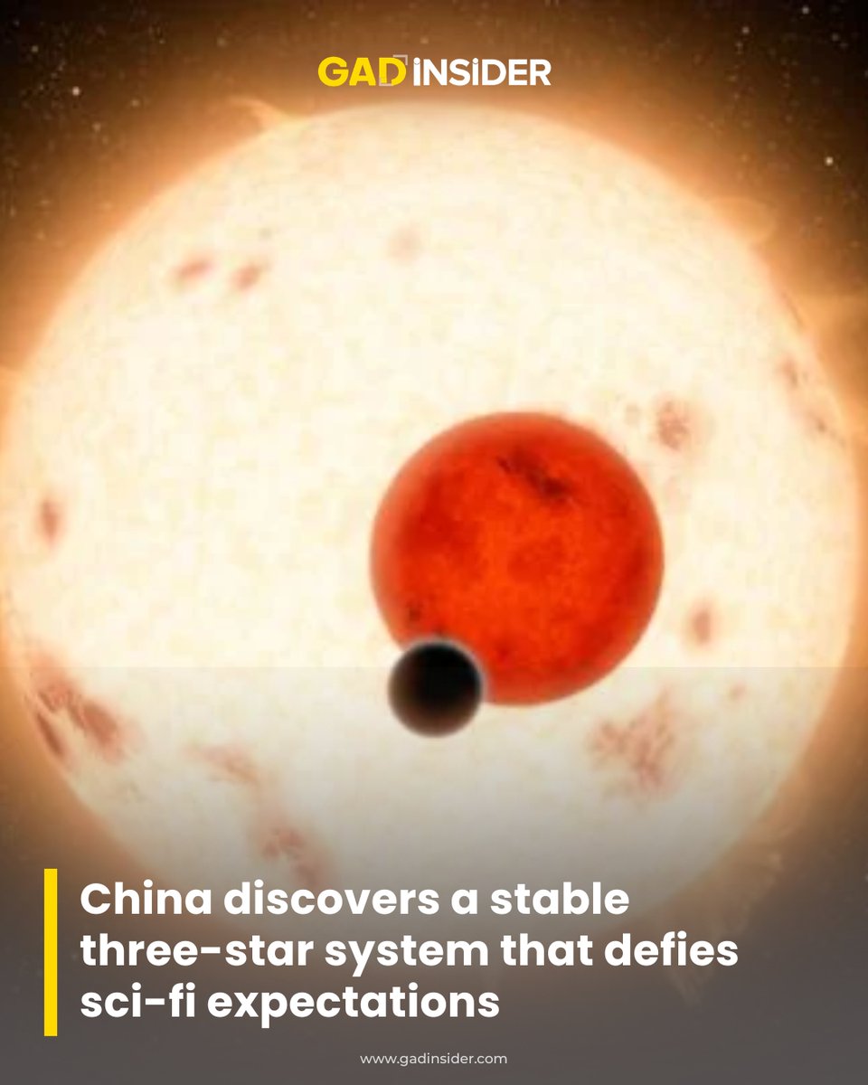 Gadinsidernews's tweet photo. Chinese astronomers have discovered a rare three-star system about 7,000 light-years away, where two dead stars and one sun-like star orbit in a surprisingly stable arrangement.
#SpaceDiscovery #Astronomy #ThreeBodyProblem #ScienceNews #Gadinsider https://t.co/AoYbgfU1X3