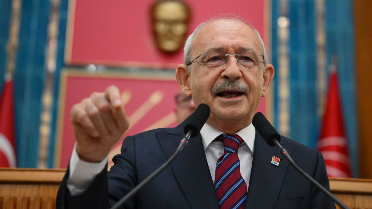 DemokratCagdas's tweet photo. Kaybettiği koltuk uğruna, ihanet hıyanet işbirlikçilik ve akla gelen her türlü kötüğülüğü partisine ve halka yapmaya müsait 80'nine merdiven dayamış Yüz yılın siyasî haini https://t.co/FmFhva5AuJ