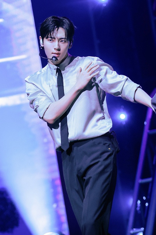 _Kanpen's tweet photo. 【オフィシャルレポ】～ HWANG MIN HYUN ～ 
日本で2回目のファンミーティング成功裏に終了！
『2026 HWANG MIN HYUN FAN MEETING [PEACH-BLOSSOM] - TOKYO』
〜 10月21日・22日の全3公演で、全編日本語MCで4,500人を魅了～
➡ https://t.co/3lYBXtilwl
＃HwangMinHyun  #ファンミンヒョン 
#황민현 https://t.co/IU7uCZuFXW