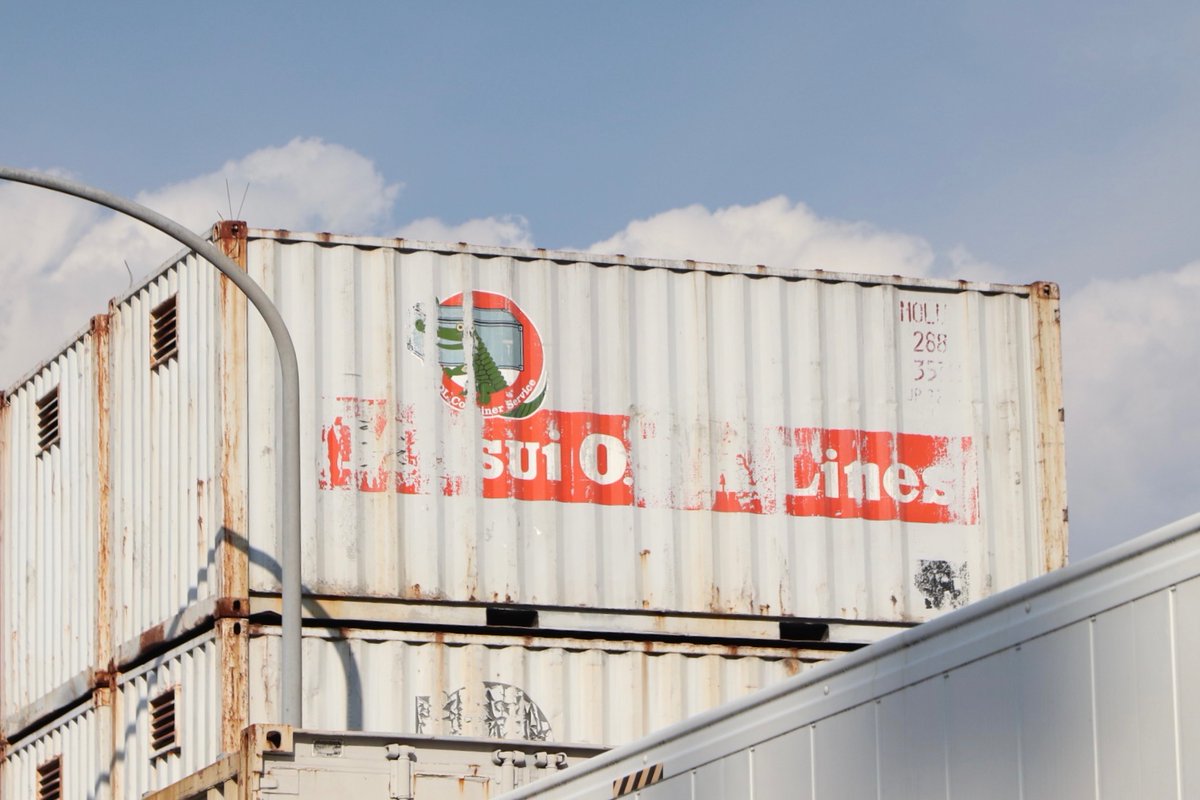 container_dairy's tweet photo. #1日1海コン
#商船三井
#MOL
MOL Mitsui O.S.K Lines 商船三井
JP2200 MOLU2883530
廃コンだが今もこのロゴが見えるのは貴重である https://t.co/dp0LO1uk4J