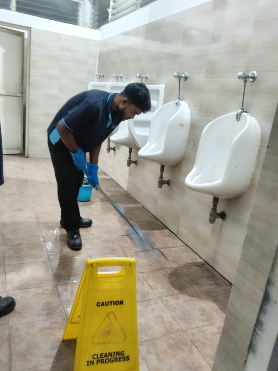 BPCL_GuwahatiRT's tweet photo. At M/S BP Srirampur, we prioritize Clean washrooms, Better hygiene, Comfortable journeys! Through DriveFresh, BPCL is raising washroom standards at retail outlets with 14 quality checks. Scan the DARPAN QR code and share your feedback! #BPCL #DriveFresh #DARPAN #CustomerFirst https://t.co/1Y40wHzn3P