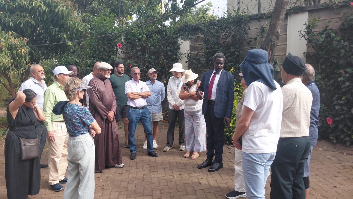 NelsonHavi's tweet photo. I joined the residents of Shanzu and Kyuna in Kitisuru to inquire into the wanton felling of trees and the construction of a commercial spar and related facilities on plot No 48. The project is being undertaken by a Cabinet Secretary.

The Kenya Forest Service, the National Environmental Management Authority, the Nairobi City County Government and the National Construction Authority ought to immediately stop this illegal project.