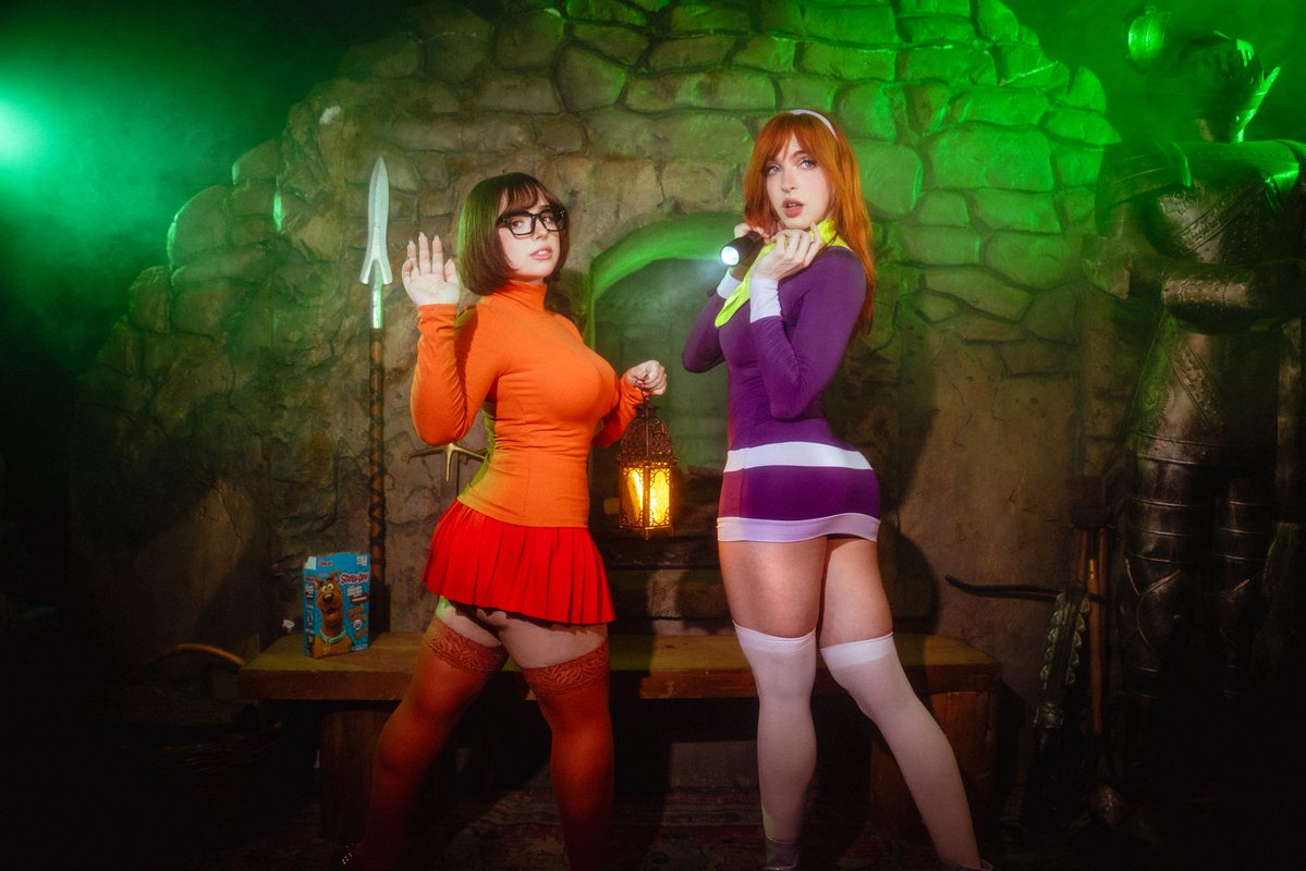 DevError101's tweet photo. Bri and Serinide in a hot Daphne and Velma cosplay.

Mystery solved. I'm not leaving. Daphne or Velma?

#Cosplay #ScoobyDoo #Halloween https://t.co/F5Gu6fUc14