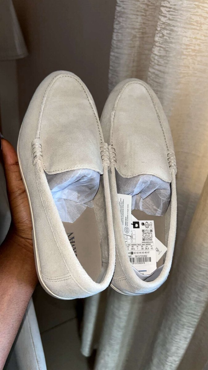 latelier_prive's tweet photo. ZARA  - Mocassins en croûte de cuir
 
P38 à 47

Écru, Noir, Bleu marine, marron, bleu ciel…

55 000 XAF - Sur commande https://t.co/7uPxxSjjIP