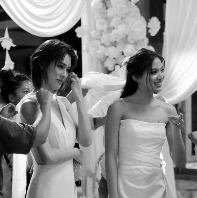 cnk_sun's tweet photo. เอมี่บอนนี่ในชุดแต่งงานน่ะนะ 🫪👰🏻‍♀️💍👰🏻‍♀️ https://t.co/arBrb2uL1N