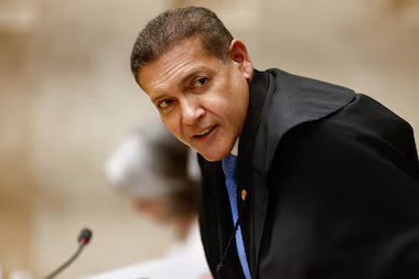 cassioolivveira's tweet photo. 🚨 Não é coincidência o Nunes Marques CENSURAR o canal Exército do Lula, que reúne 8 milhões de pessoas, justamente às vésperas do debate presidencial da Globo. Uma decisão com INTERFERÊNCIA direta no processo eleitoral brasileiro.
#CensuraNaoTSE
#ExercitoDoLulaSensurado https://t.co/XdqcME1Bpf