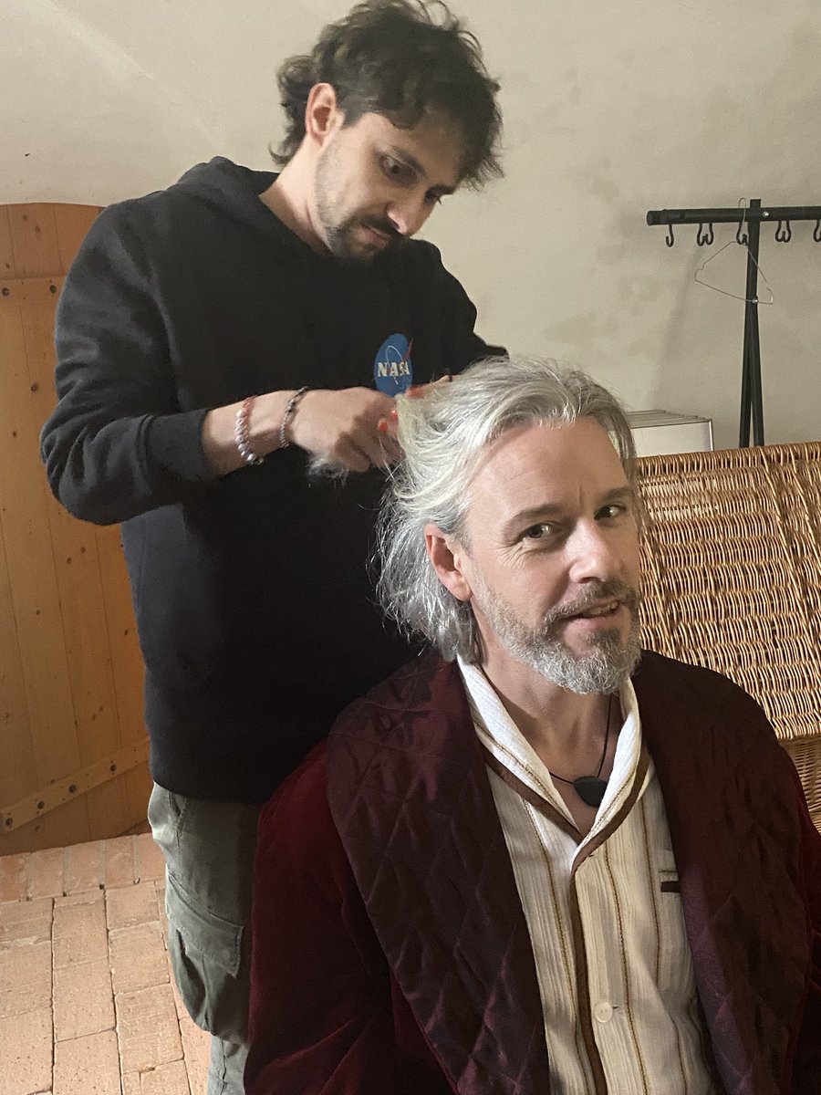MediaTeamL5's tweet photo. Dear Emil preparations.
#evilgang #dearemil https://t.co/QsLPzMTRjc