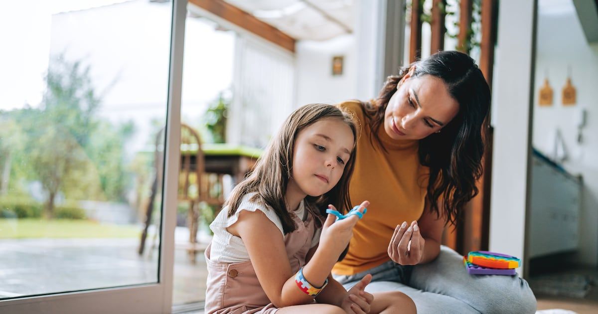 DiffSpectrums's tweet photo. Neurodivergence often runs in families, which means many parents raising autistic or ADHD children may be neurodivergent themselves, whether diagnosed or not.

https://t.co/8TxYeCj4a6 https://t.co/UDMWTDriz9