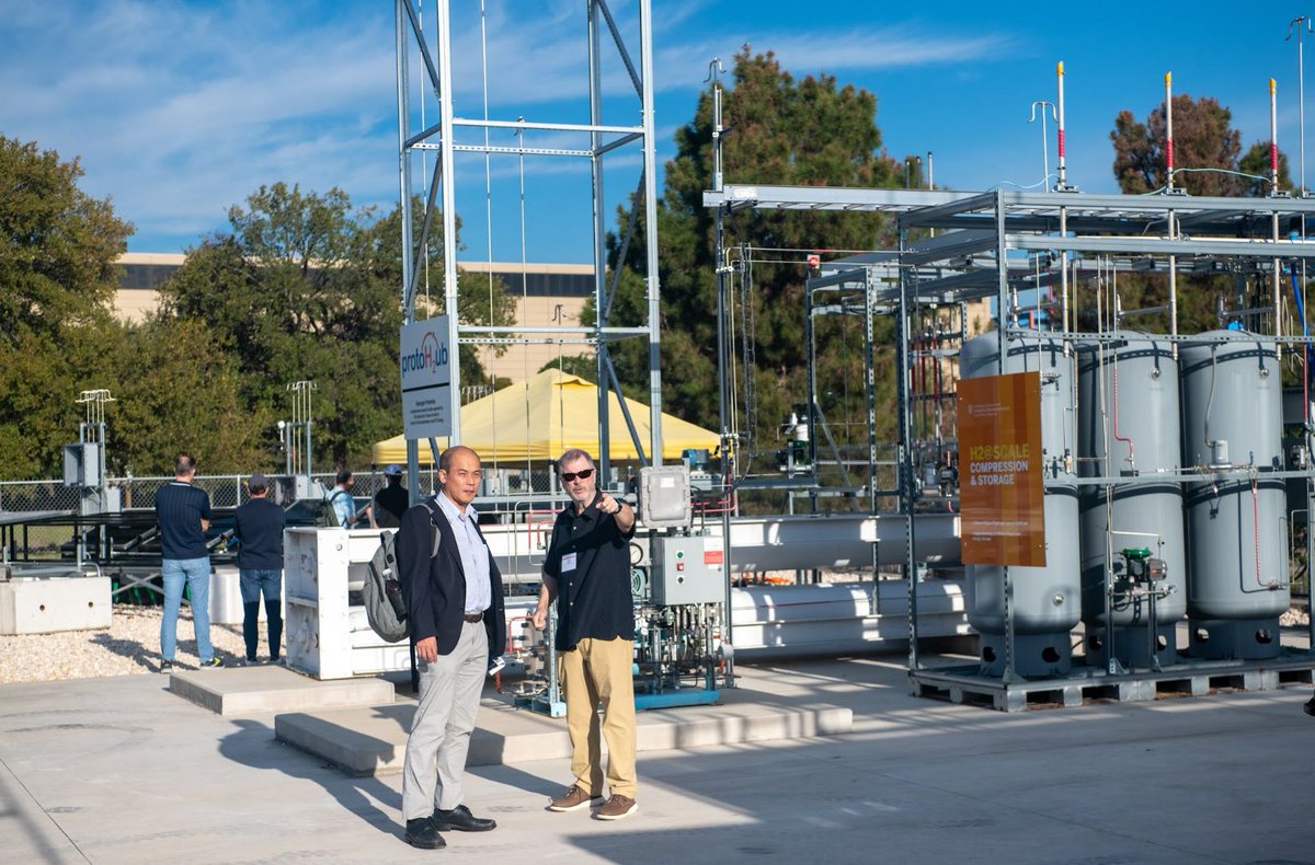 EnergyUT's tweet photo. Thank you to everyone who attended our Global Solar Power + Energy Solar Forum, Hydrogen Day, and Campus Energy Tour! We are grateful to our sponsors, speakers, poster competitors, and learn all about the current energy landscape through the UT Energy Institute. https://t.co/2vqwy0rJ5J