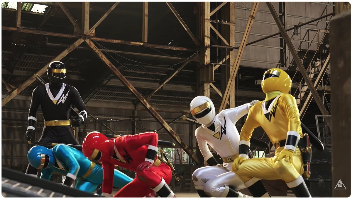 LEOPON_V's tweet photo. 期間限定配信「忍者戦隊隠連者　第三部・中年奮闘編」見た！(ノ>▽<)ﾉ（ちょーおもしろかった！）
すごい懐っ！
そういえば圭輔大輔兄ちゃんズだった！とか
白面郎ぉおおお！とか。
鶴姫さま、まだセーラーいけるじゃないですか！とか。
久しぶりにヒット曲集聴こう。(・ω・)♪ https://t.co/lBL9JSignO