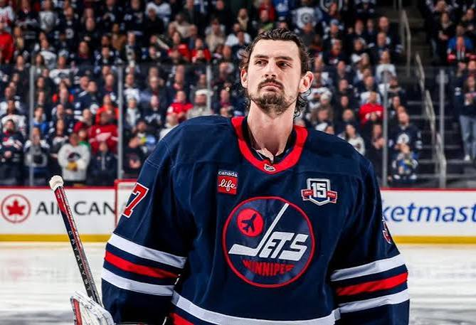 RinkyReport's tweet photo. ''Connor Hellebuyck trade talks are escalating  it could go down today.'' per Darren Dreger #GoJetsGo #NHL https://t.co/CnPG0jquyF