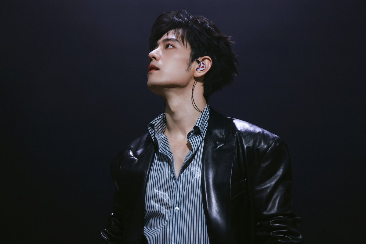 XiaoZhan_OFC's tweet photo. 【261023 Photo】

#XiaoZhan1005NewsPort
#XiaoZhan #肖战

Xiao Zhan Studio Weibo updated:

All the echoes beyond the mirror have gathered, and this time, Here Comes Our Exit. https://t.co/d8CWn6nBAT