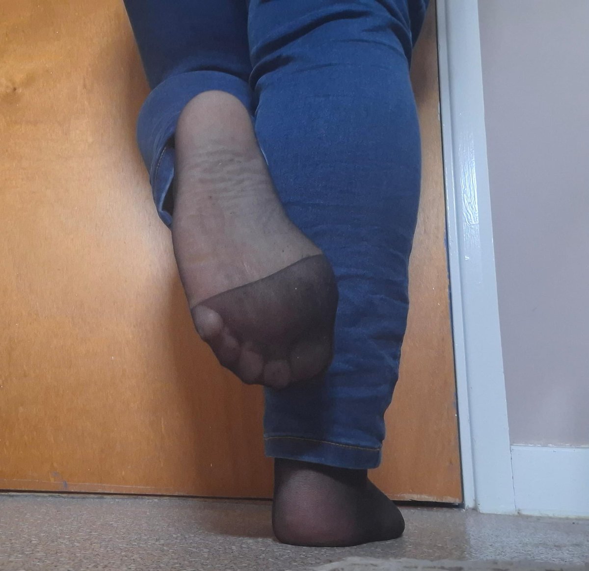 nylontickleruk's tweet photo. More daily tease with pantyhose under jeans https://t.co/dTzdlZOBY7