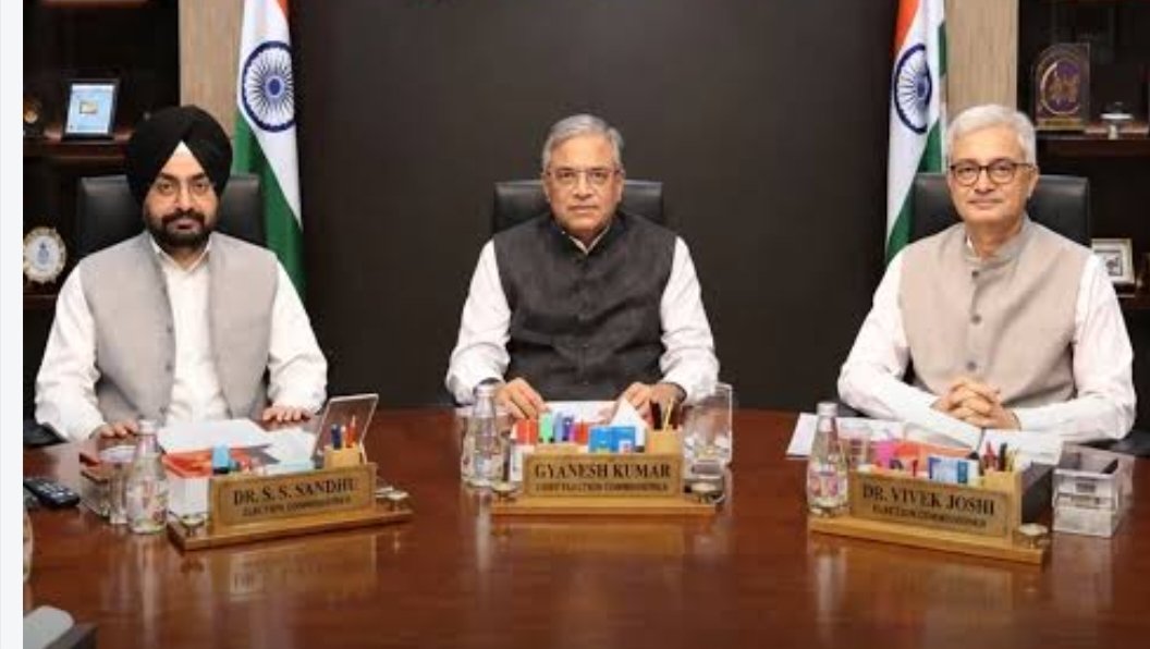 shoaib13799's tweet photo. The Cabinet Secretariat did not take any action on complaints filed by two election commissioners against Gyanesh Kumar.
They say that letters were written in their individual capacity &amp; did not represent poll panel as whole, according to documents released in response to an RTI. https://t.co/SIMq2BWX3S