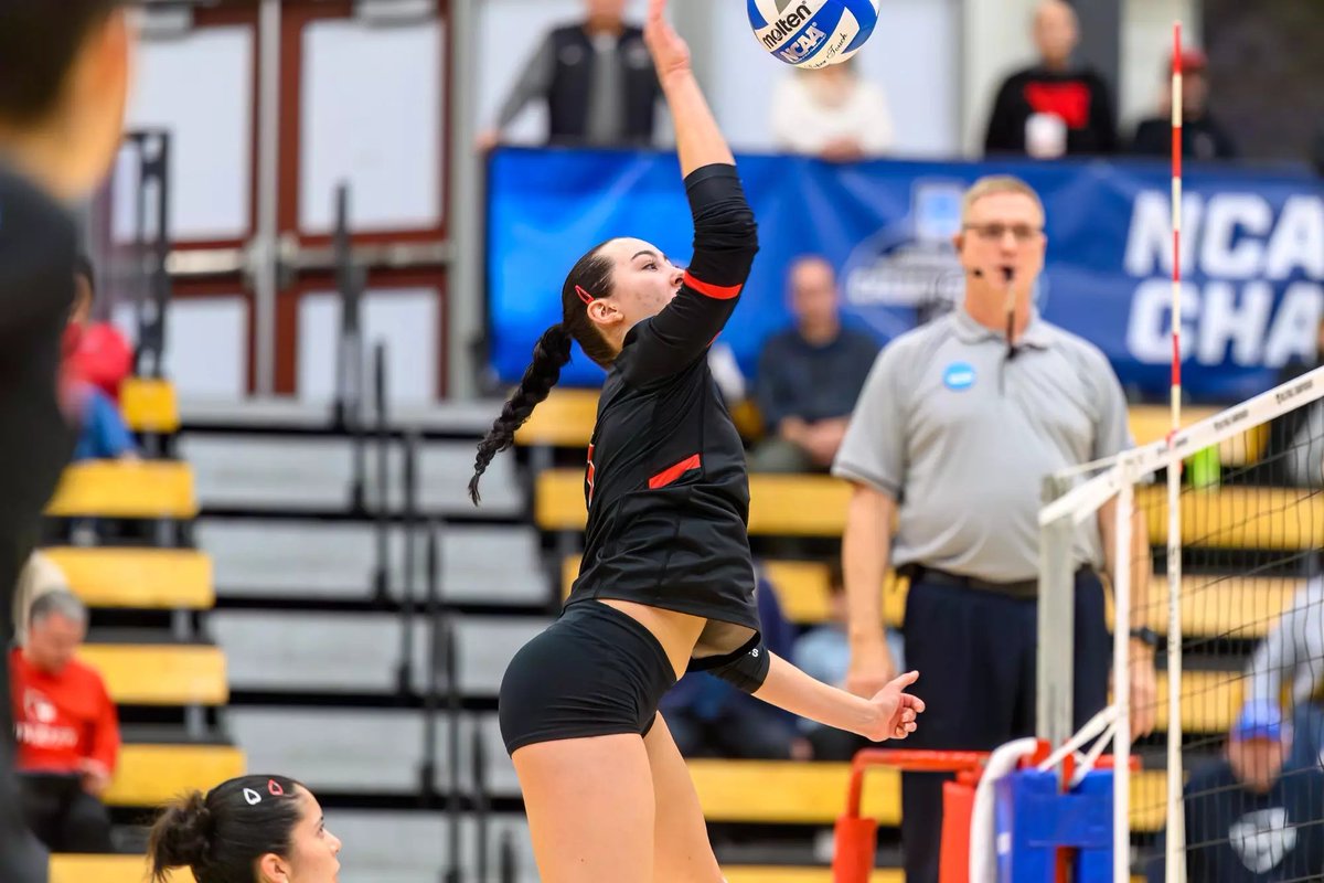 NESCAC's tweet photo. NESCAC FRIDAY FEATURE

Fiona LaCamera, @wes_athletics volleyball

🏐Aspires to work in museum registration &amp; collections management
🏐Curated an exhibition of mid-20th century silver gelatin prints of Renaissance sculpture
🏐Loves to learn new languages

> https://t.co/afLfdxTWYC https://t.co/loZGAmNkJy