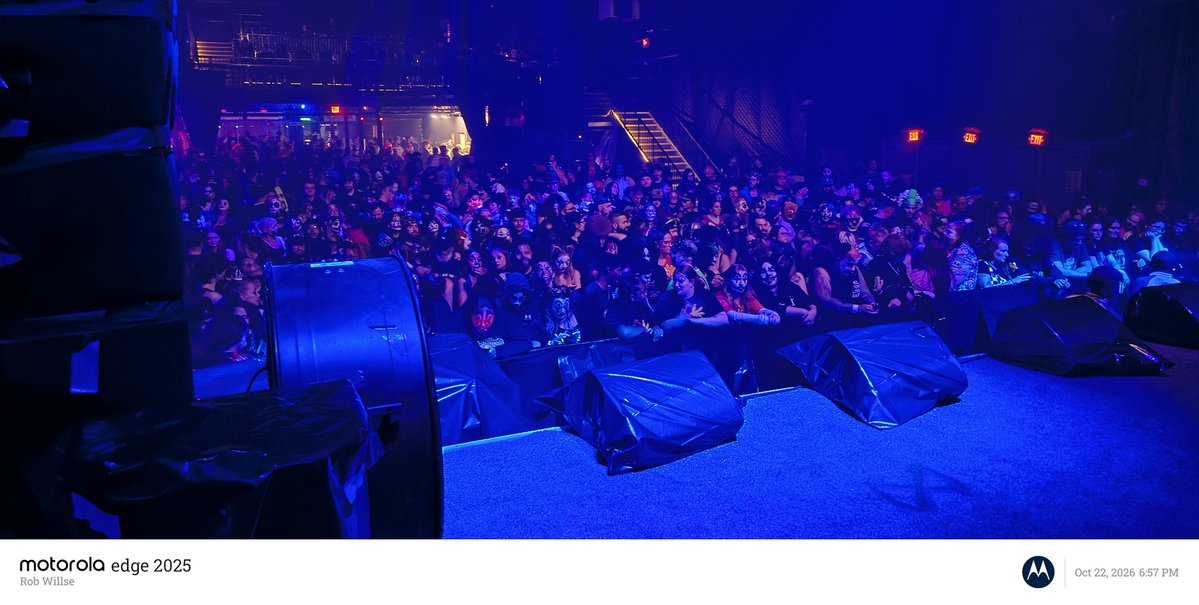 Robwillse's tweet photo. Awesome time at the @icp concert last night in Philly. Dressed up as a Yeti for my friends proformance on stage. It was a very happy 47th for me #juggalo #icp #Philadelphia #whoopwhoop https://t.co/Vn0MHQjIoM
