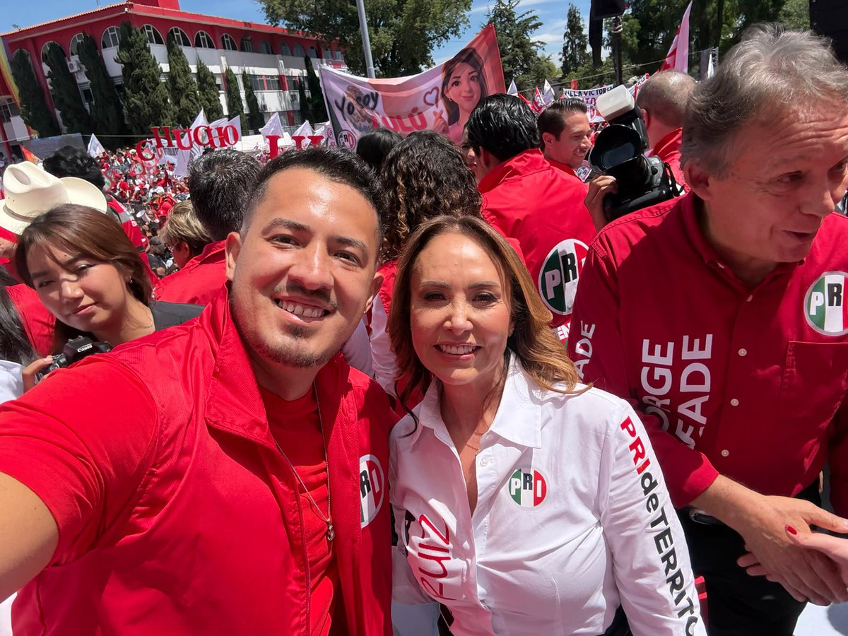 RodrigoSamC's tweet photo. ¡Feliz cumpleaños, Presidenta @CristinaRuiz_S! 🎉

 Todo mi reconocimiento por tu gran labor en defensa del Estado de México. Mi admiración a la gran mujer que eres y al liderazgo con el que representas a nuestro estado.

 ¡Un fuerte abrazo y mis mejores deseos! 🥊 https://t.co/oQAcg82RfI