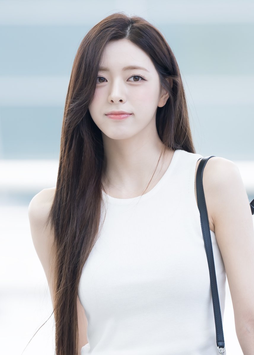 ITZY_PAN's tweet photo. 260606
#있지 #ITZY #유나 #YUNA https://t.co/xm4gTBEKNC