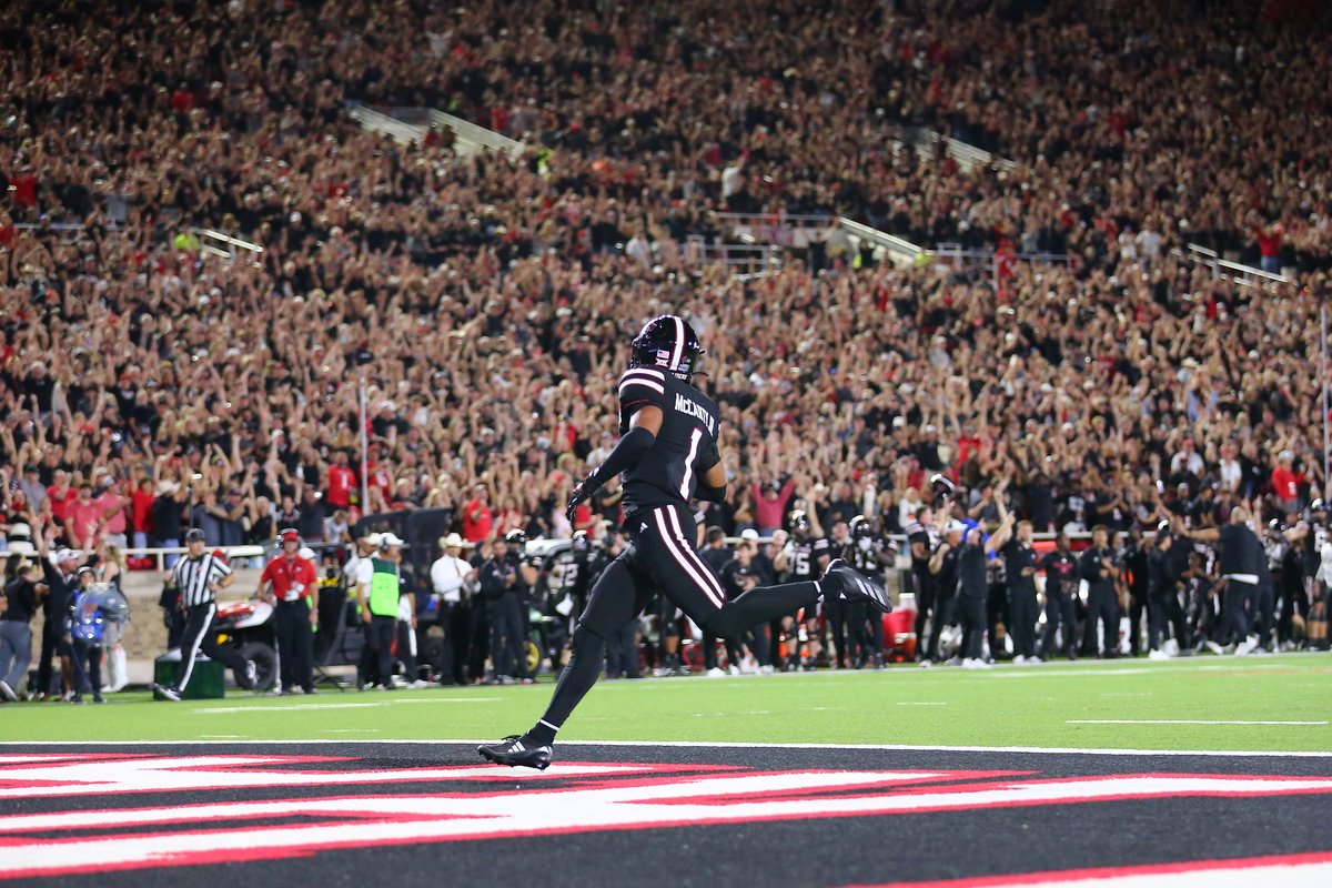 DoubleT973's tweet photo. The last time the Red Raiders and Bearcats played was 2024, and Texas Tech beat Cincinnati in a shootout 44-41 at the Jones. https://t.co/OpdiMOIyjx