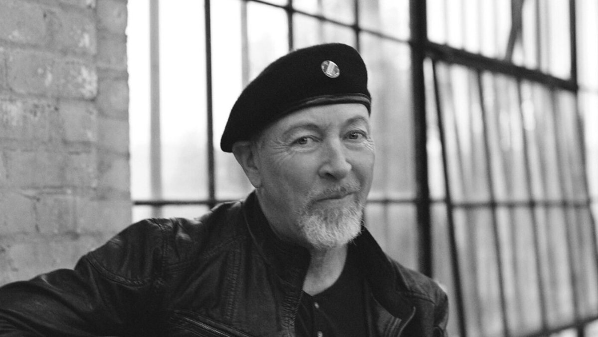 elizalomas's tweet photo. 📻We're looking for your stories about Richard Thompson's song 'Beeswing' for @BBCRadio4's Soul Music. If the song has a special meaning for you, or if you have a personal story connected to it, we would love to hear more. https://t.co/yJPLRJBMAD