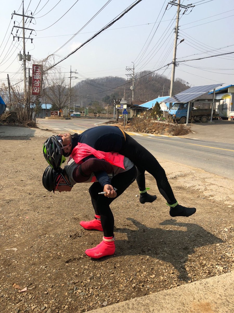 i8rxomPeRUBuL3P's tweet photo. [スケートボードのスタンスで、ウールのフェルトを踏みながら、ベリーを摘み、唐辛子を握り、全力で走る！]， https://t.co/EwwV8GBjuo