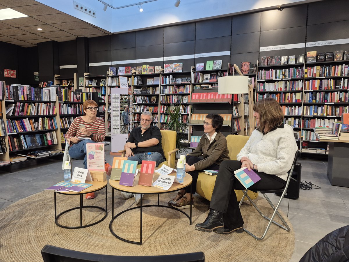 cpnlosona's tweet photo. 👉El CNL d'Osona presenta els tallers de reforç de lectura en una conversa sobre literatura accessible a l'Abacus de Vic. 

🔗Llegeix la notícia aquí: https://t.co/bGDpNHOCeg https://t.co/IGN6flhHNg