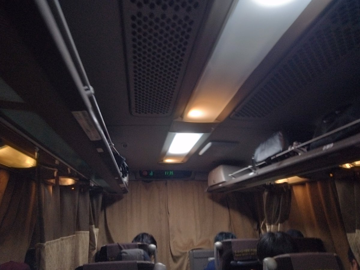 Nor8Gbcnuzo8csf's tweet photo. #湊かなえ 先生の講義を受講するため、#バスステーション広島駅北口＜#グラノード広島 ビル1F＞より、#さくら高速バス #AT32　#広島⇒神戸・ﾖﾄﾞﾊﾞｼ梅田・ﾘｰﾍﾞﾙﾎﾃﾙ（USJ）　スタンダード＠【仕切ｶｰﾃﾝ設置】に乗車。
#高速バス
#広島県医師会館 https://t.co/ImLcVBsDTk